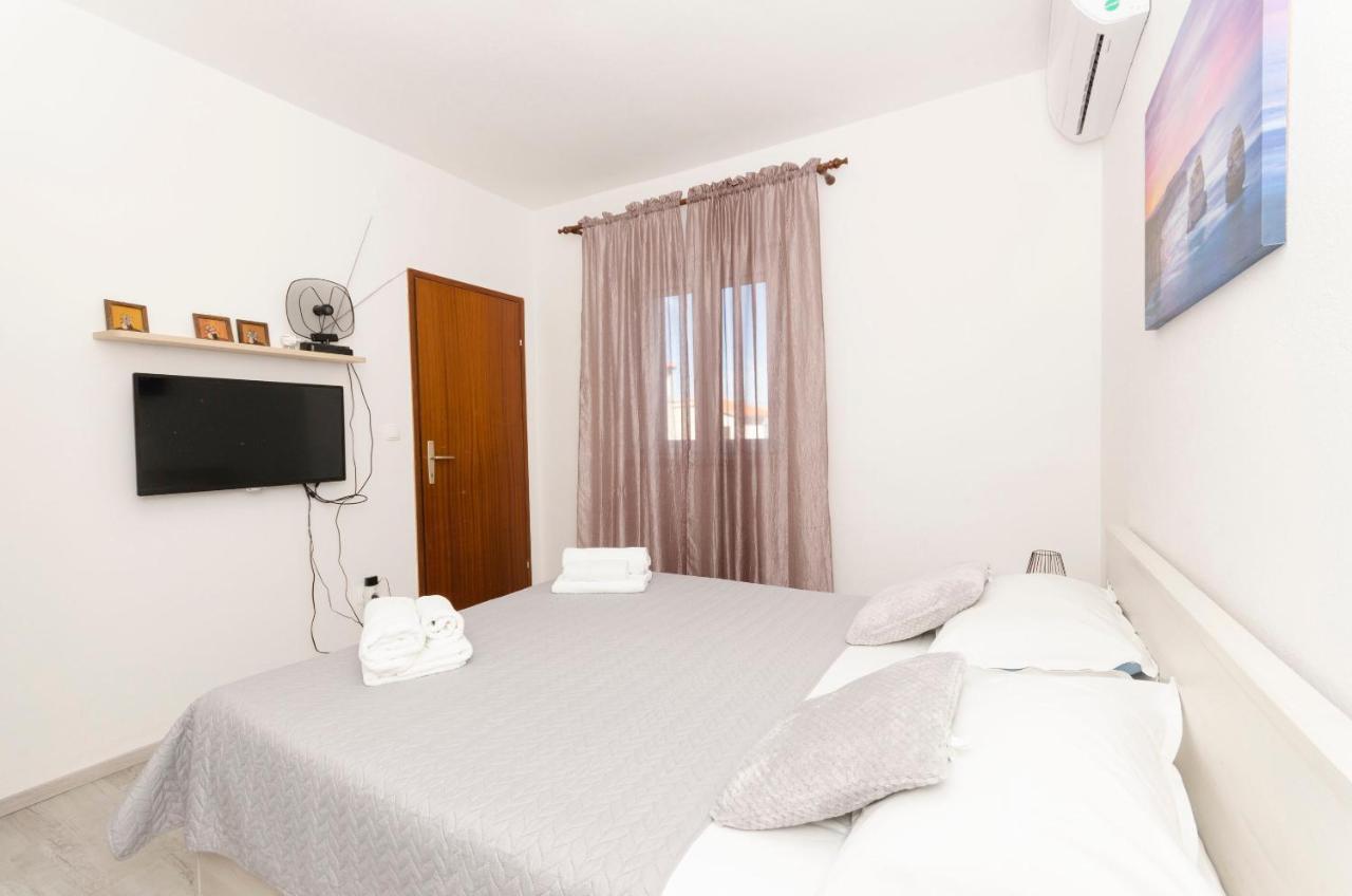 Apartments Silvana San Pietro di Brazza Esterno foto